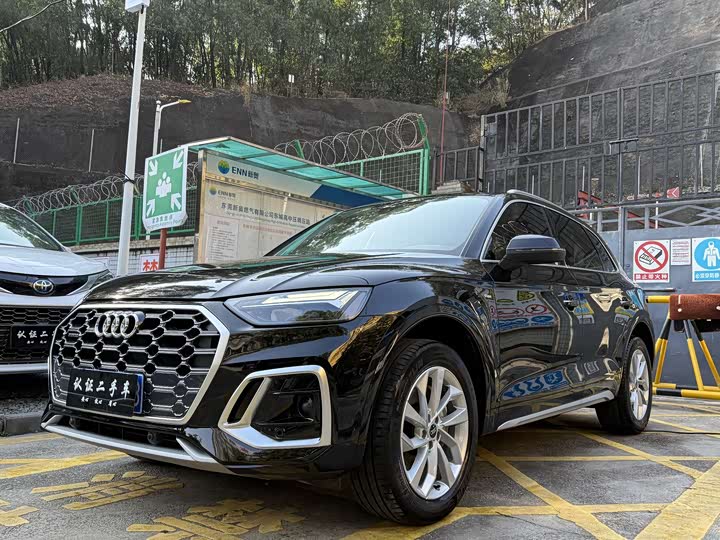 Фото 1 - Audi Q5L