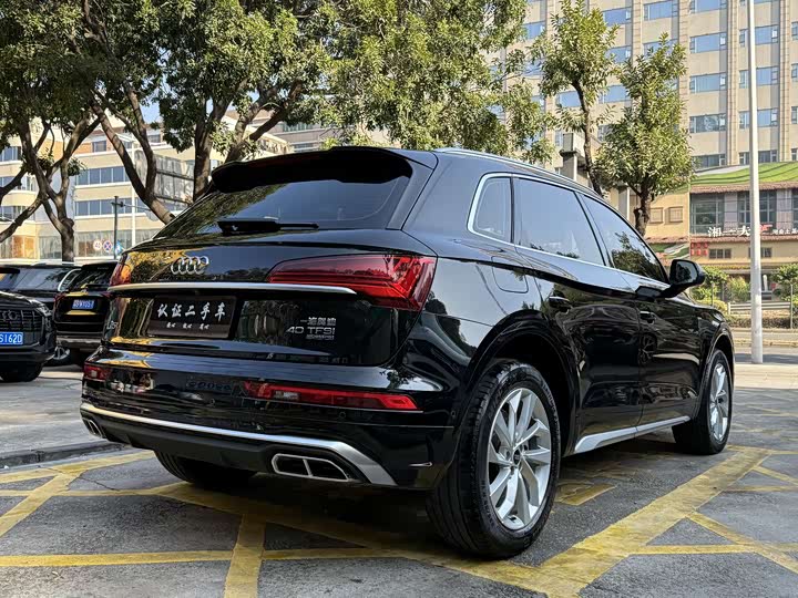 Фото 5 - Audi Q5L