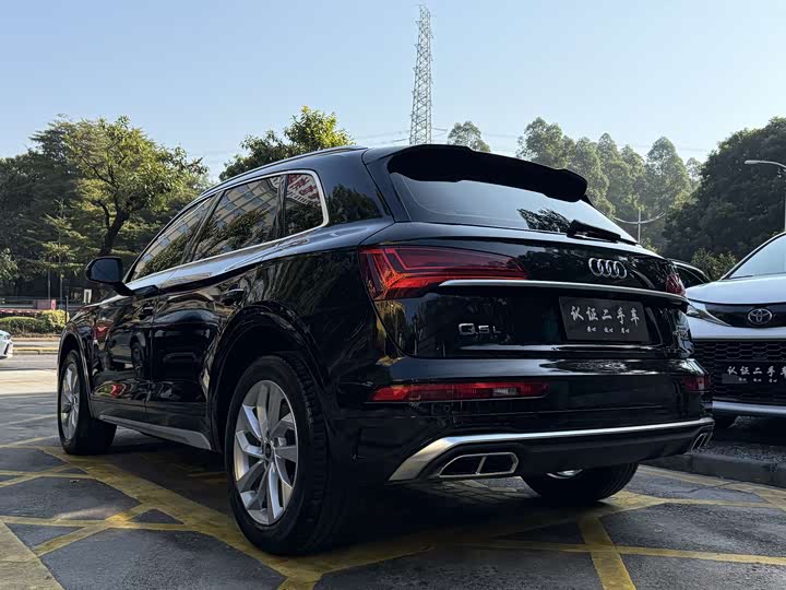 Фото 6 - Audi Q5L