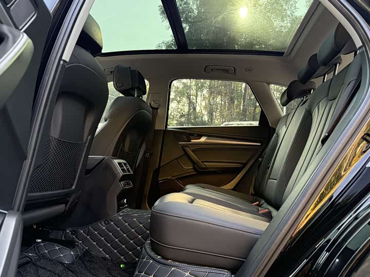 Фото 7 - Audi Q5L