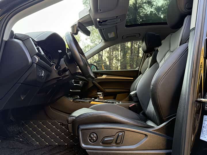 Фото 8 - Audi Q5L