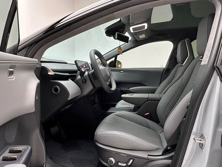 Фото 7 - Zeekr X