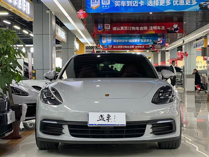 Фото 2 - Porsche Panamera