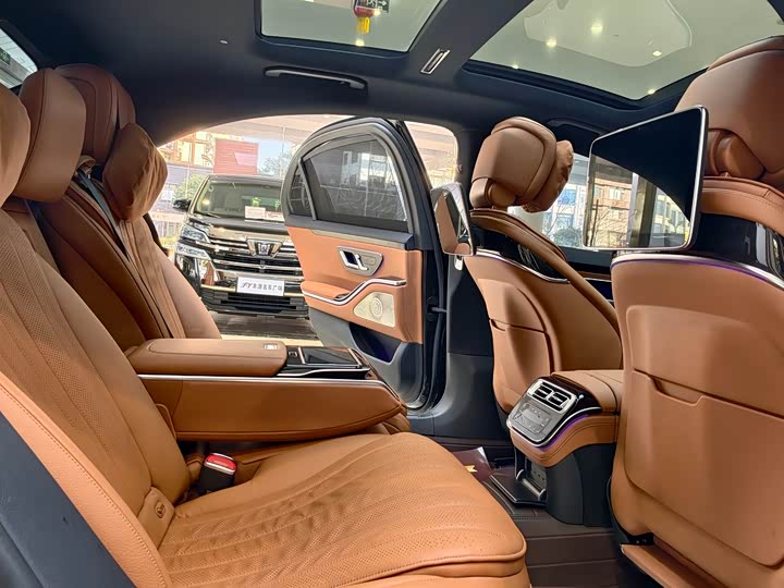 Фото 9 - Mercedes-Benz S-Class