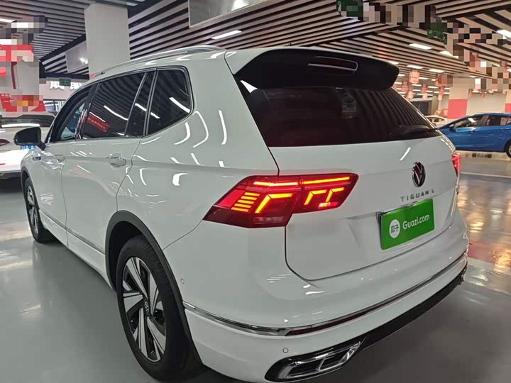 Фото 5 - Volkswagen Tiguan L Pro