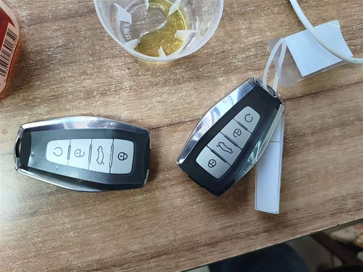 Фото 9 - Geely Monjaro