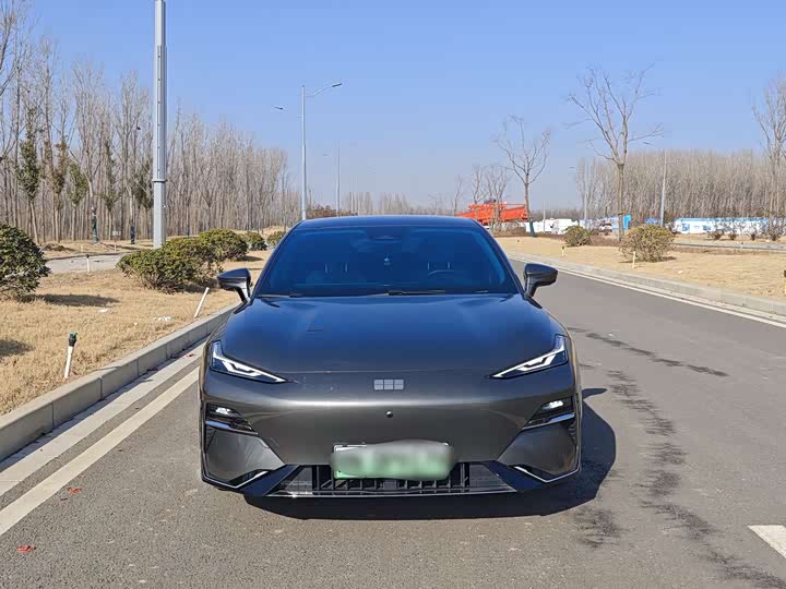 Фото 2 - Geely Galaxy E8