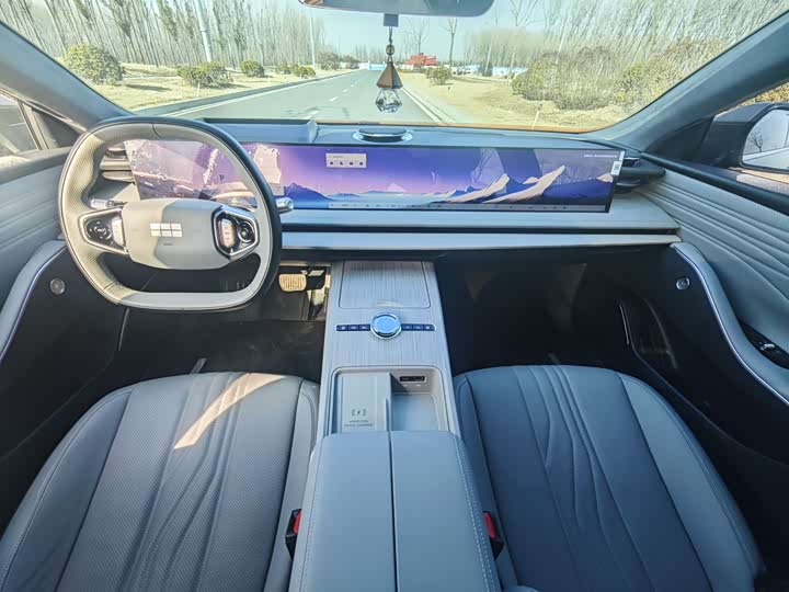 Фото 6 - Geely Galaxy E8