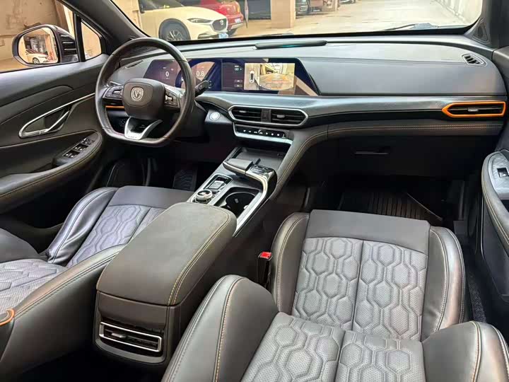 Фото 8 - Changan UNI-T