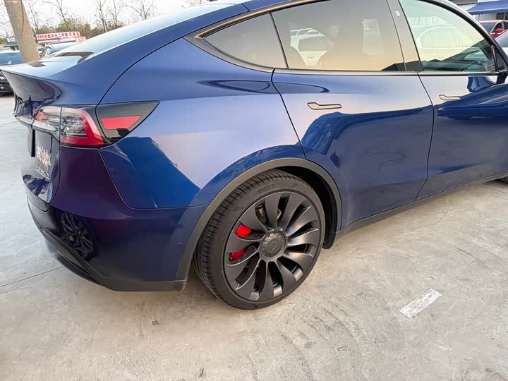 Фото 4 - Tesla Model Y