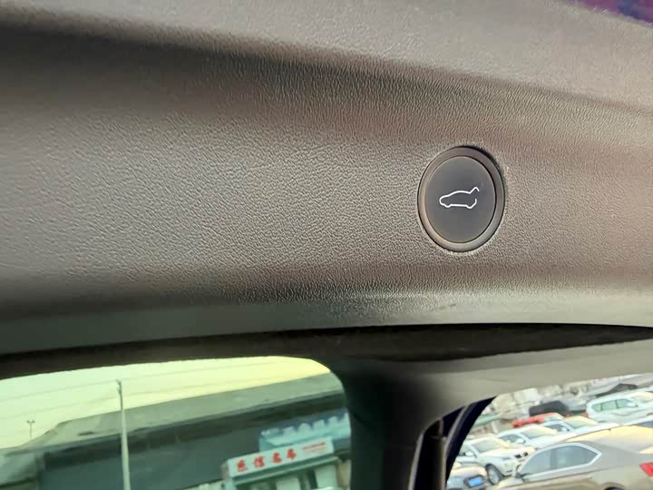 Фото 6 - Tesla Model Y