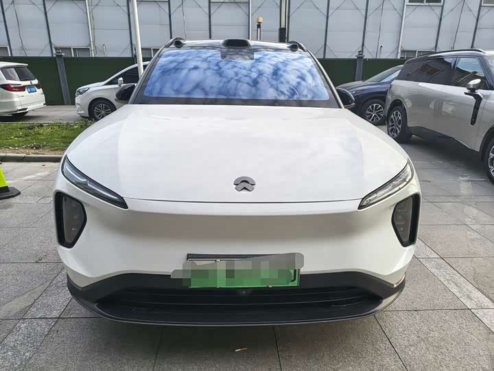 Фото 2 - Nio ES6