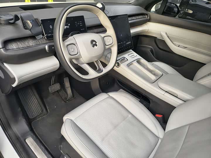 Фото 3 - Nio ES6