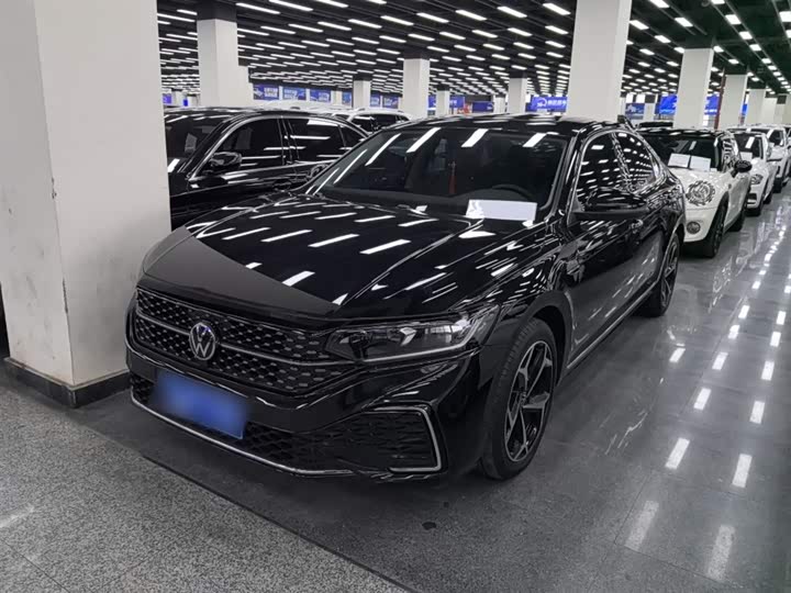 Фото 2 - Volkswagen Passat