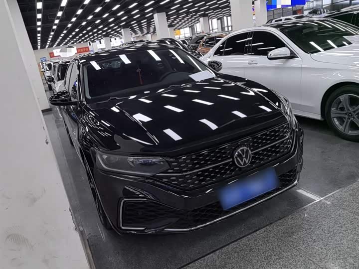 Фото 4 - Volkswagen Passat