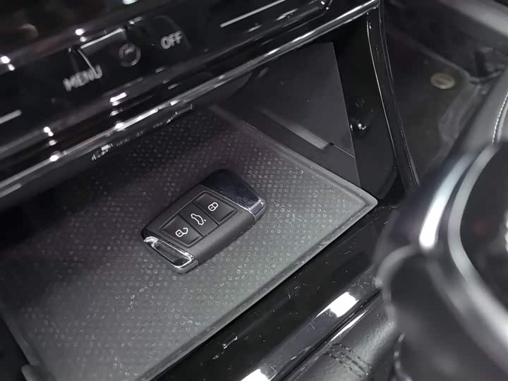 Фото 9 - Volkswagen Passat