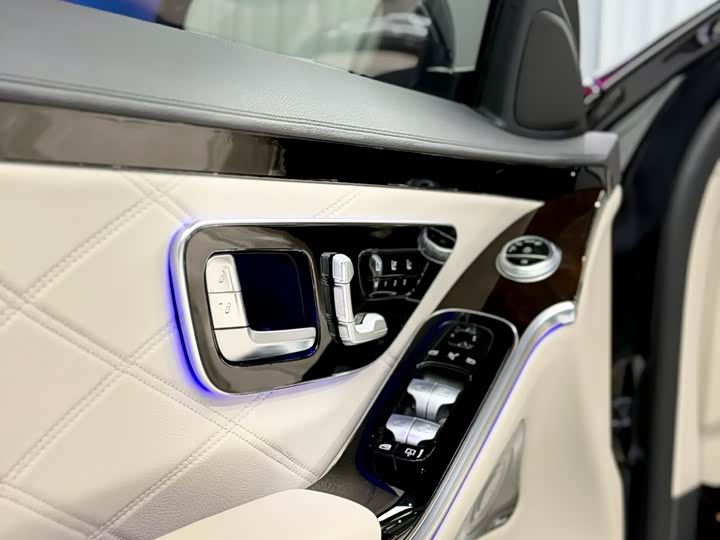 Фото 7 - Mercedes-Benz Maybach S-Class