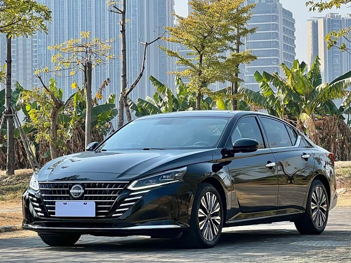 Фото 1 - Nissan Teana