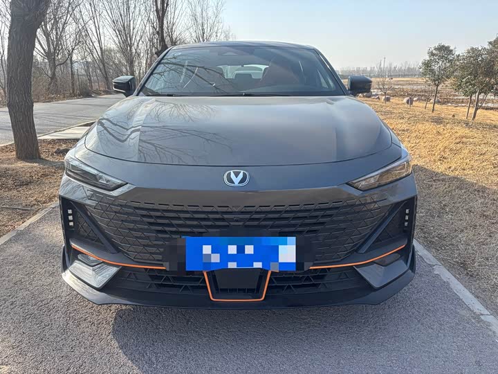 Фото 2 - Changan UNI-V