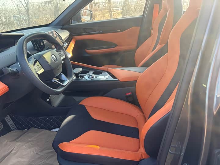 Фото 4 - Changan UNI-V