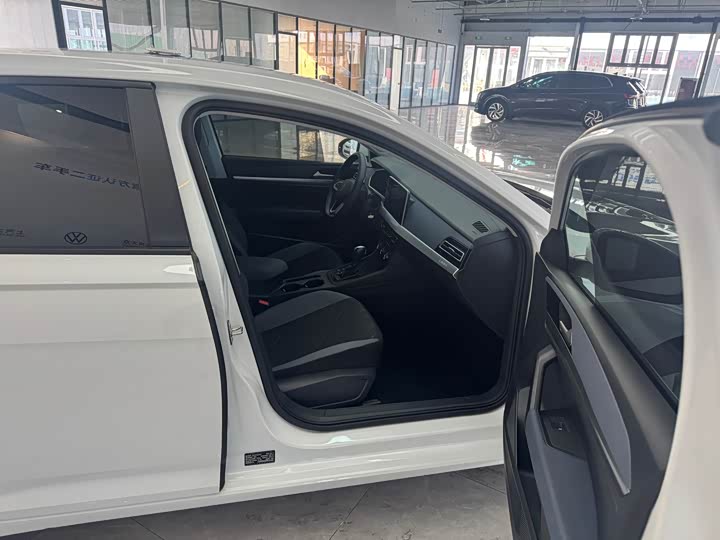 Фото 7 - Volkswagen Lavida