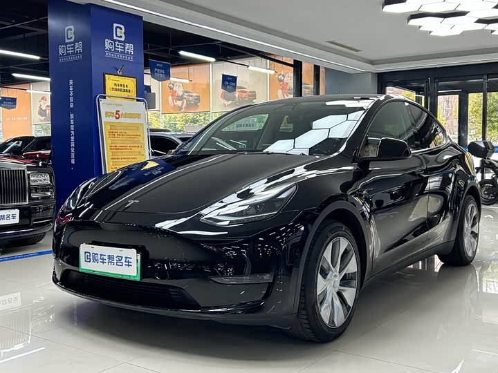 Фото 1 - Tesla Model Y