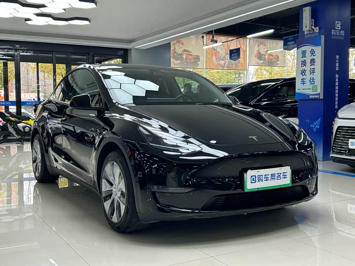 Фото 3 - Tesla Model Y