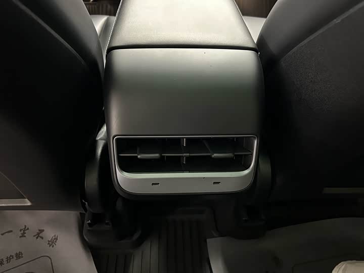 Фото 9 - Tesla Model Y