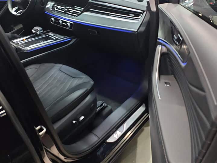 Фото 8 - Hongqi HS5