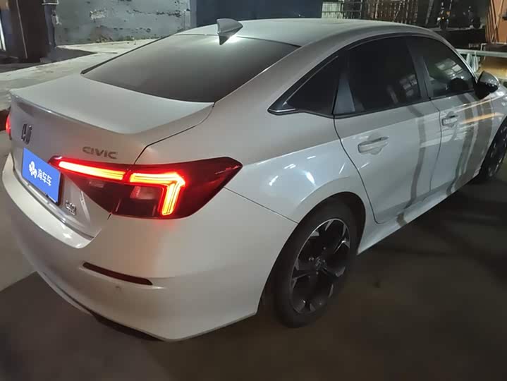 Фото 3 - Honda Civic