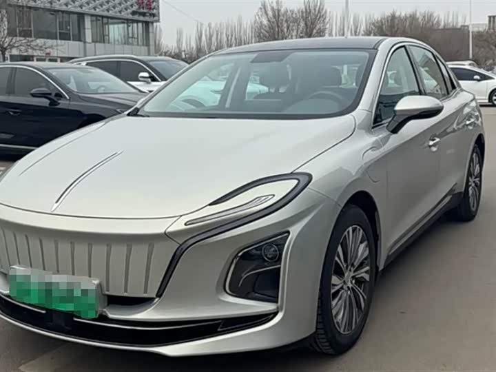 Фото 1 - Hongqi E-QM5