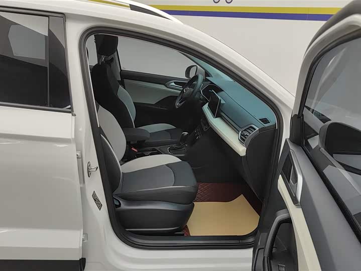 Фото 8 - Volkswagen Tharu