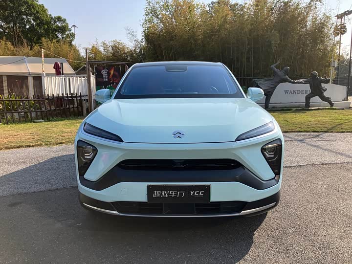 Фото 2 - Nio EC6