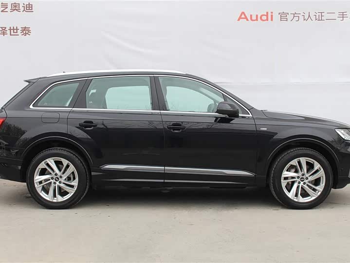 Фото 3 - Audi Q7