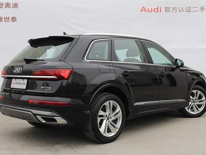 Фото 4 - Audi Q7
