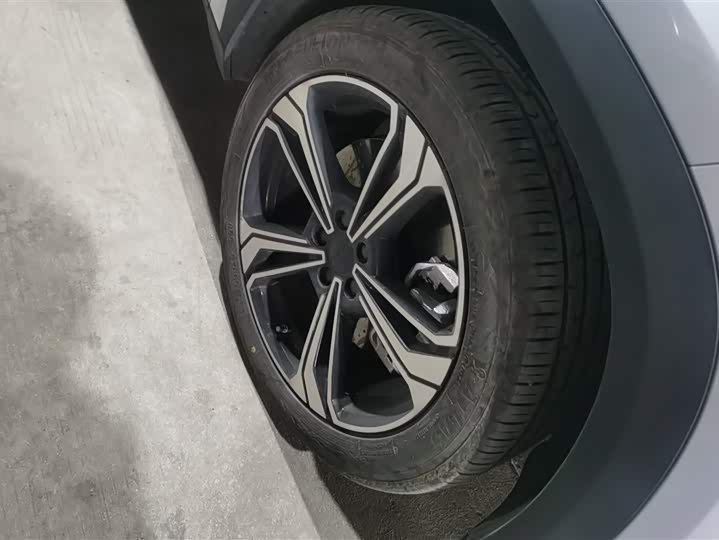 Фото 6 - Geely Galaxy L7