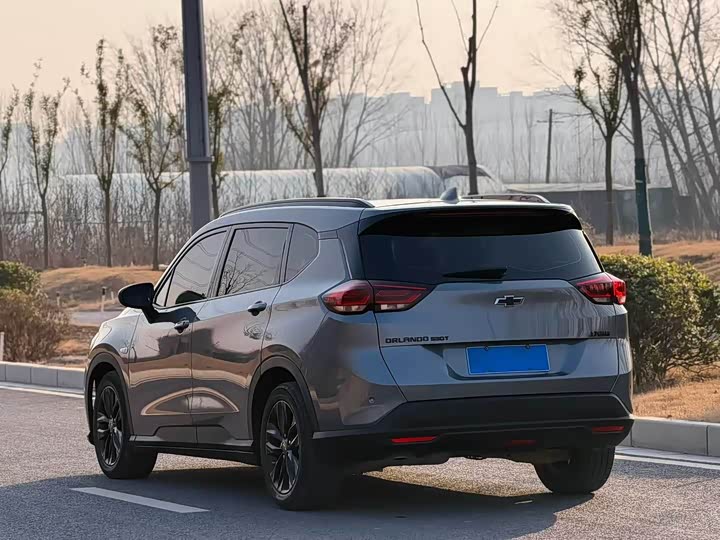 Фото 9 - Chevrolet Orlando