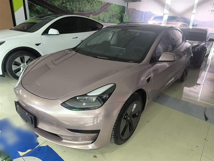Фото 1 - Tesla Model 3