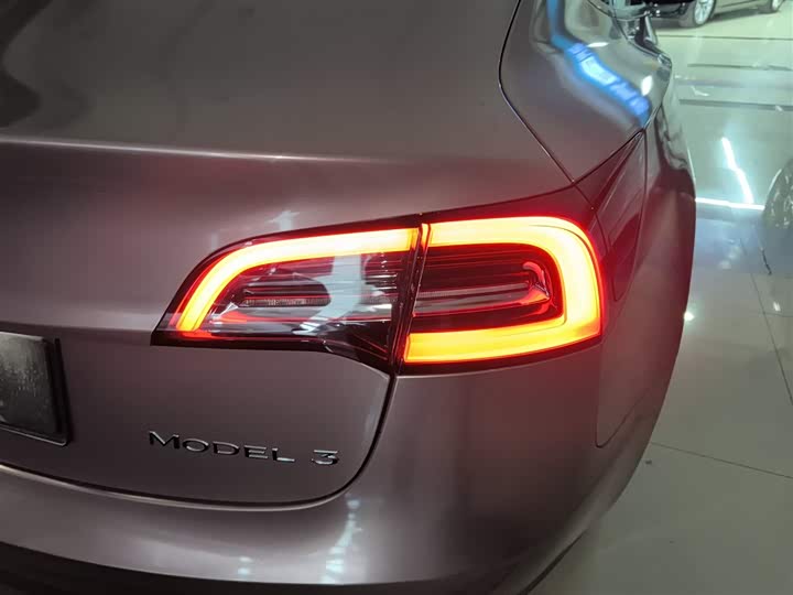 Фото 8 - Tesla Model 3