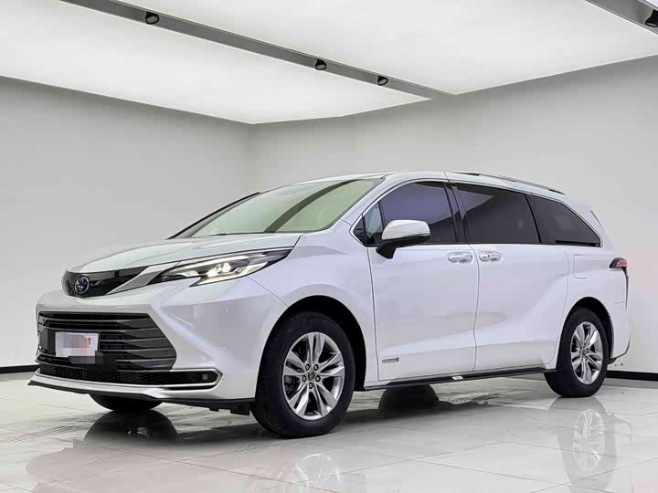 Фото 1 - Toyota Sienna