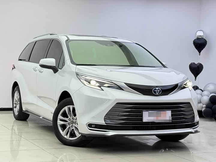 Фото 2 - Toyota Sienna