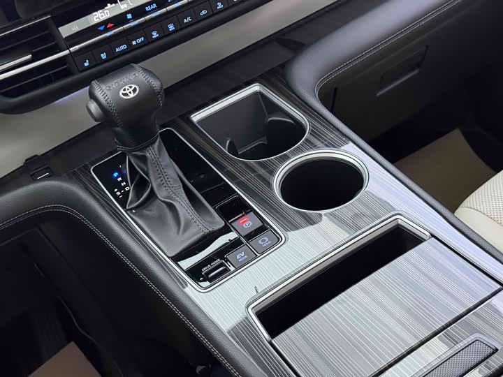 Фото 5 - Toyota Sienna