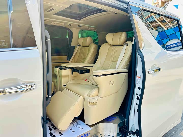 Фото 7 - Toyota Alphard