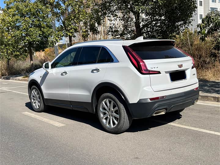 Фото 7 - Cadillac XT4