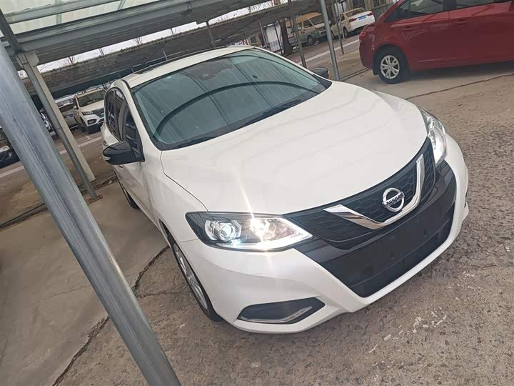 Фото 4 - Nissan Tiida