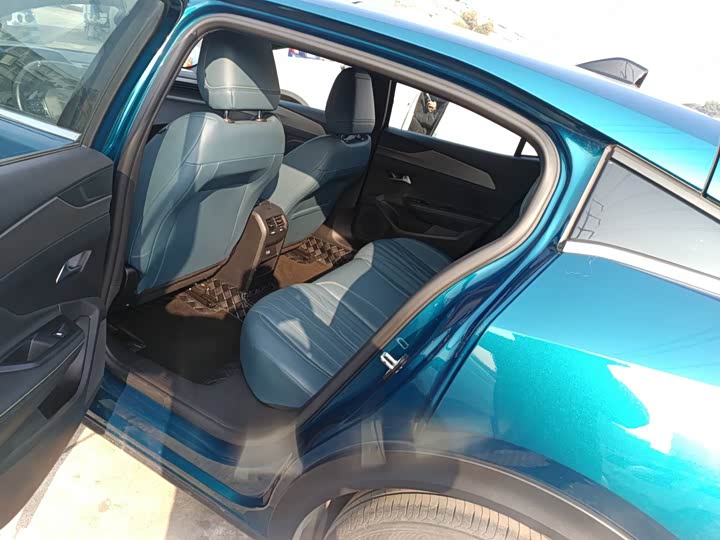 Фото 7 - Peugeot 408X