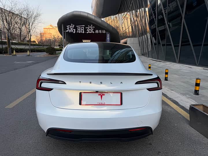 Фото 5 - Tesla Model 3