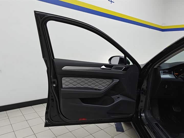 Фото 7 - Volkswagen Magotan