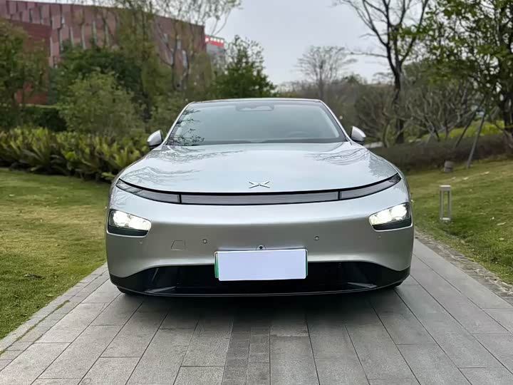 Фото 2 - XPeng P7