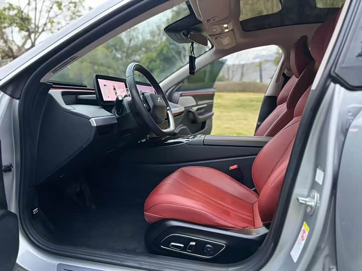 Фото 4 - XPeng P7